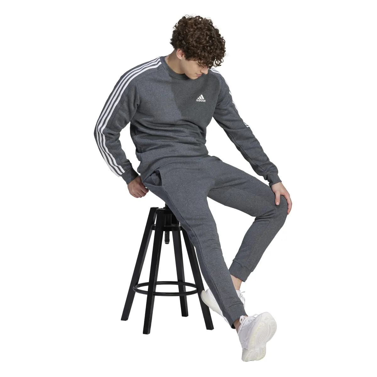 adidas Men's Essentials Fleece Tapered Cuff Big Logo Joggers (Tall)