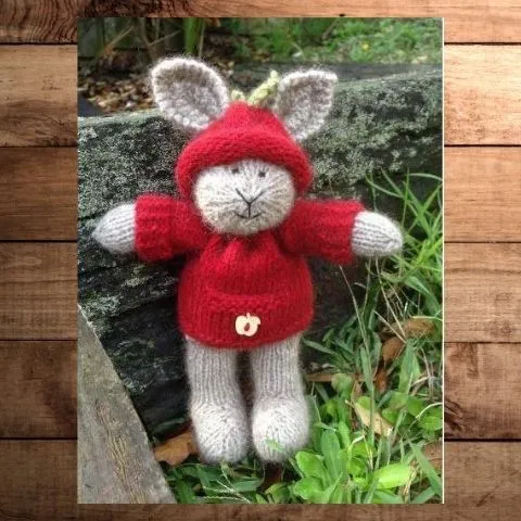 Apple Bunny Knitting Pattern