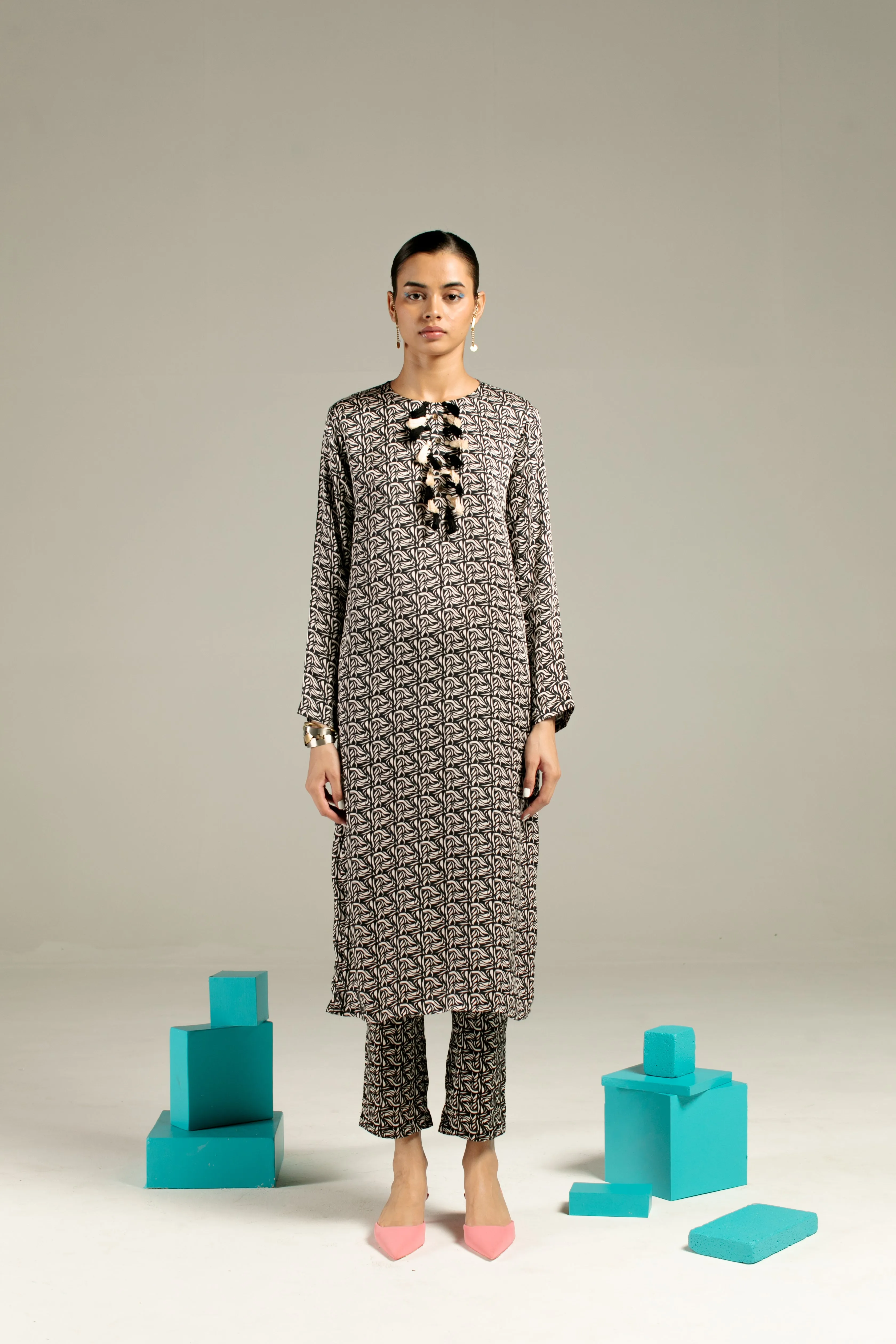 Azulik Kurta With Pants