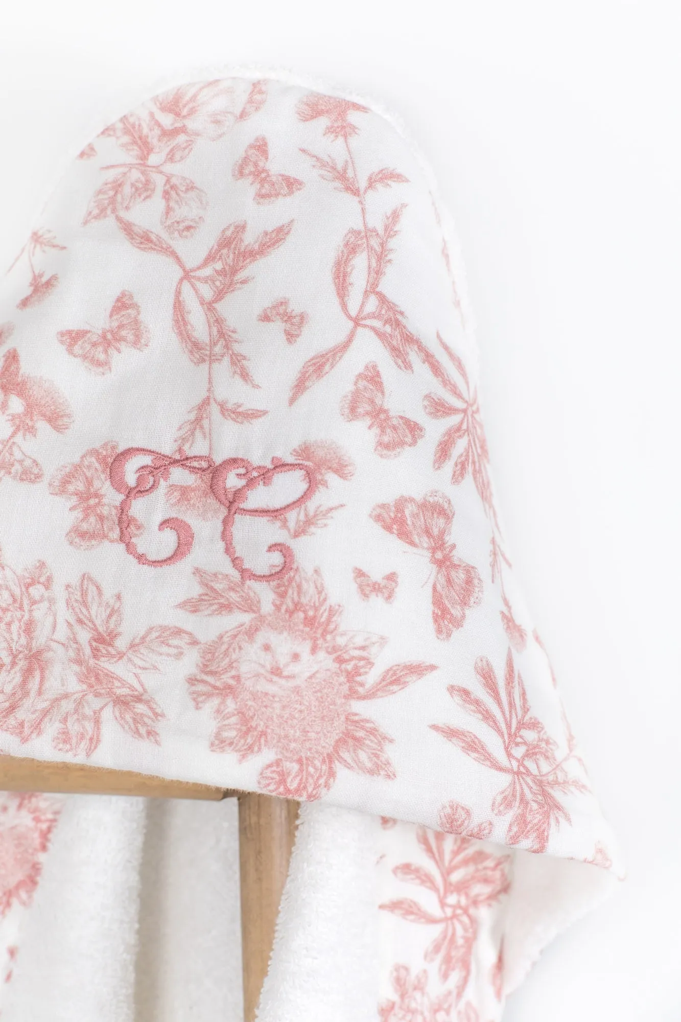 Cape de bain - Imprimé inspiration Toile de Jouy rose