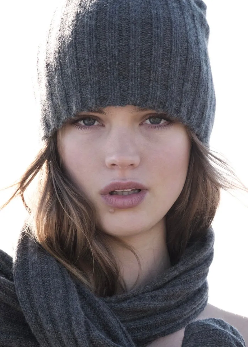 Cashmere Alex Rib Beanie in Army