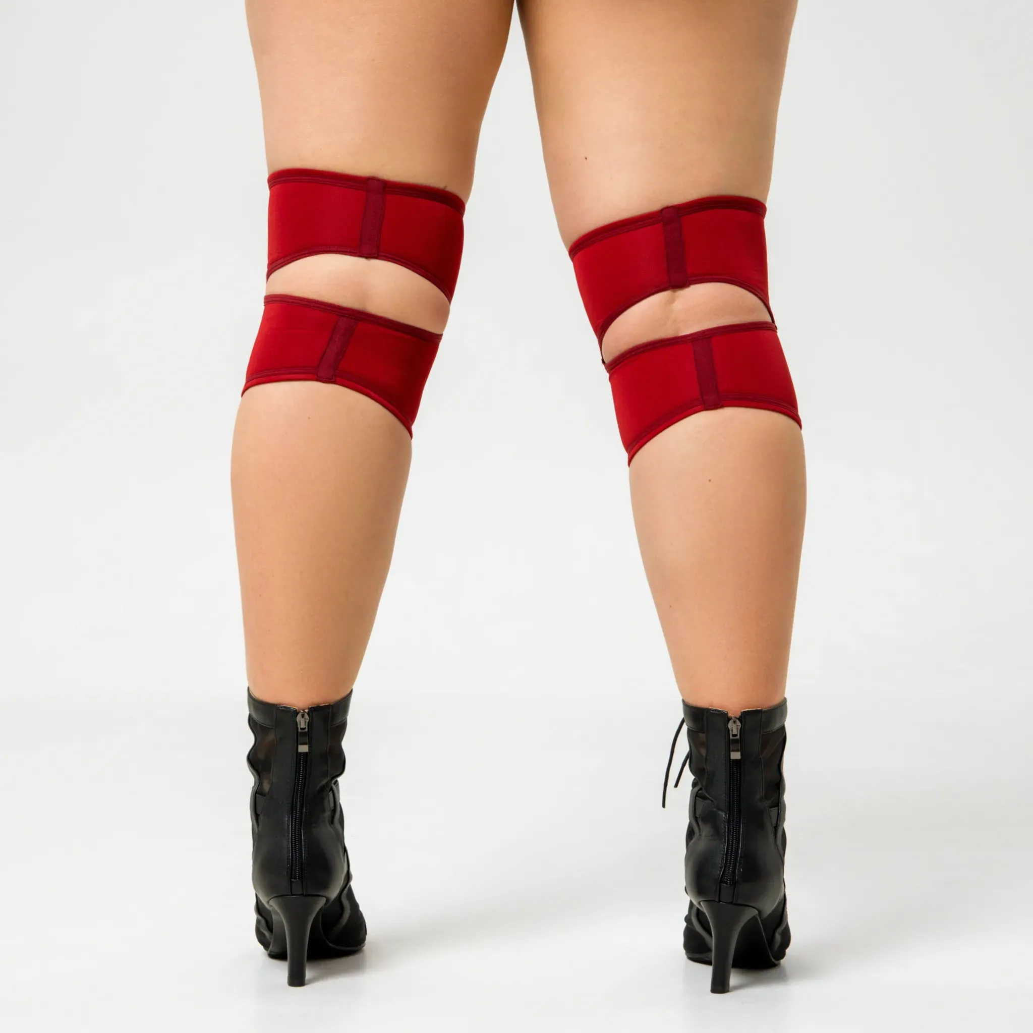 Classic Sleek Cherry Dance knee pads