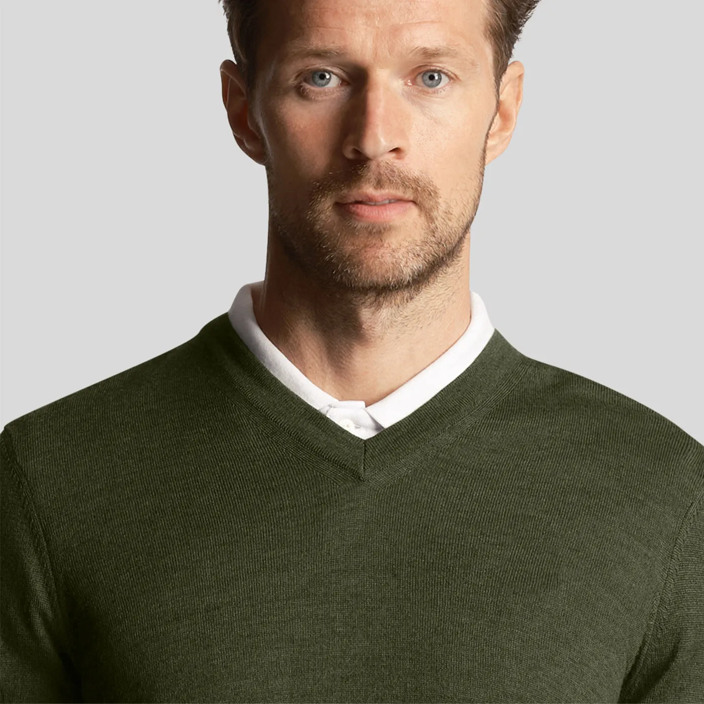 Lyle & Scott Tonal Eagle Merino Blend V Neck Knit - Cactus Green