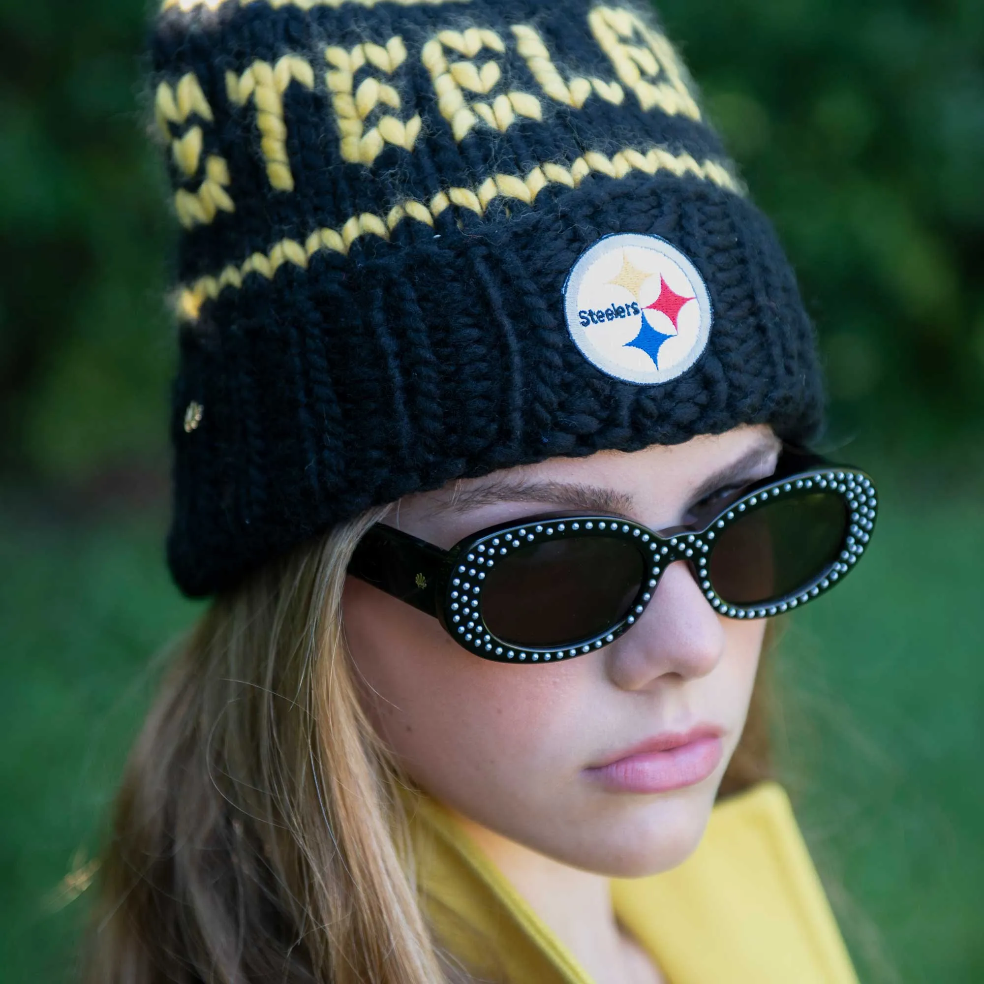 PITTSBURGH STEELERS LELE SADOUGHI X NFL BLACK BEANIE YARN POM