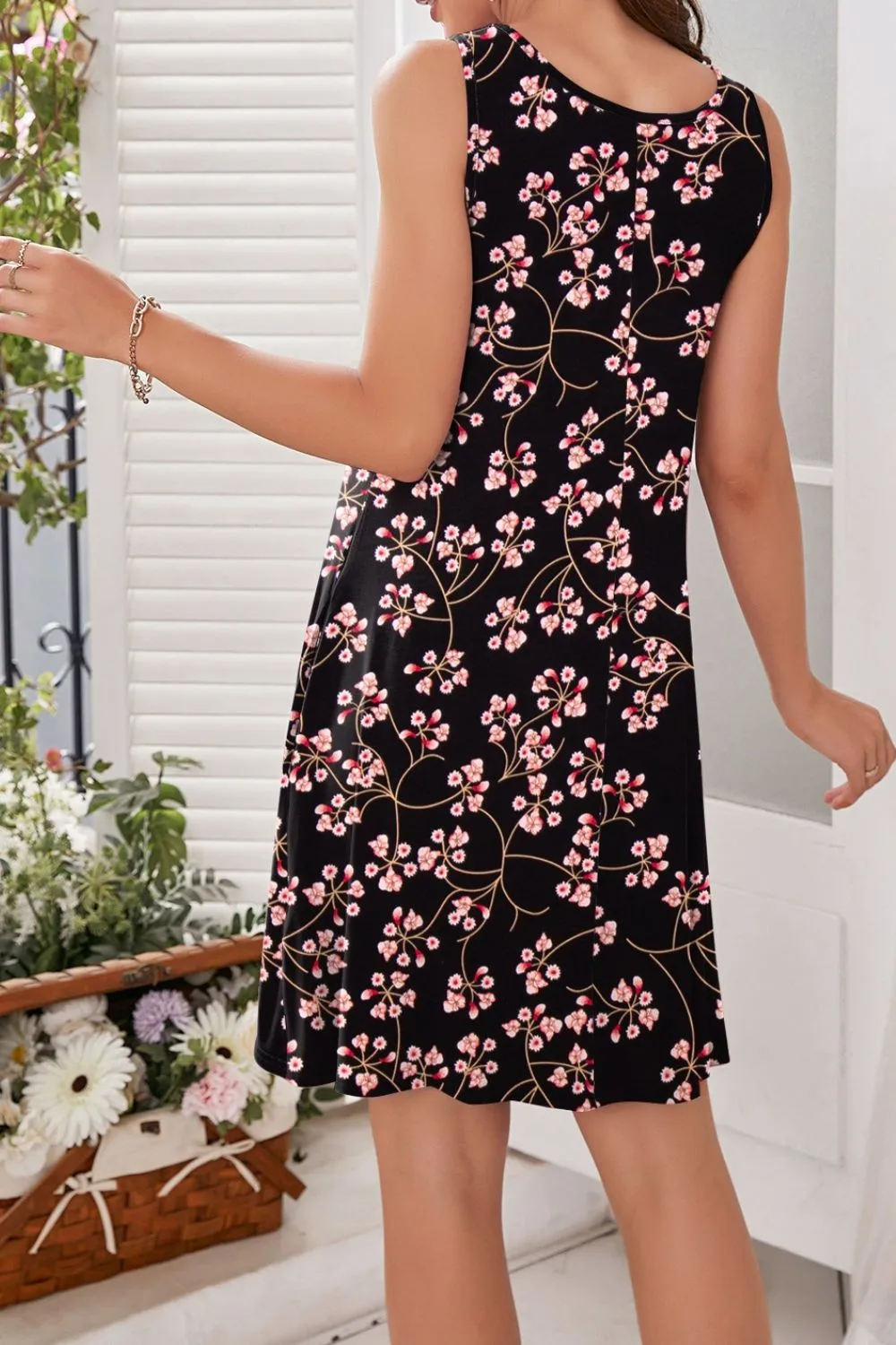 Printed Round Neck Sleeveless Dress