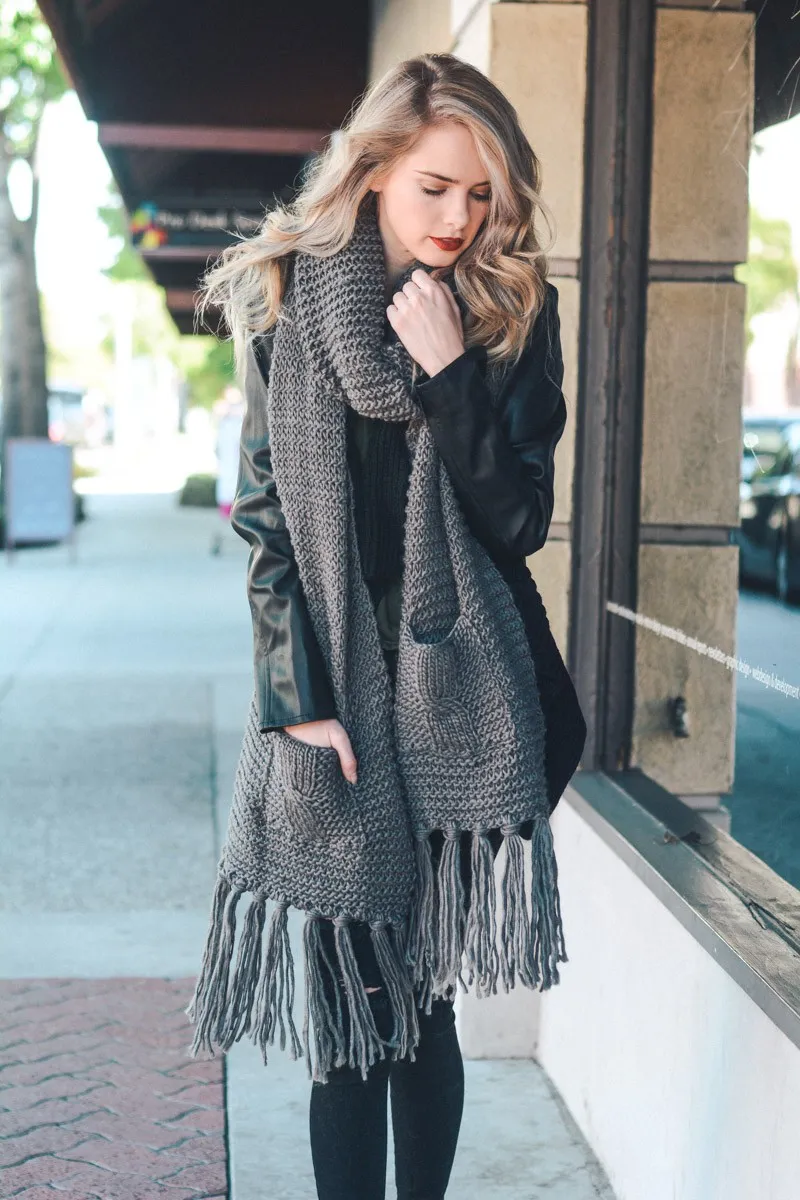 Scarf - Knitted Fringed Pockets - Gray