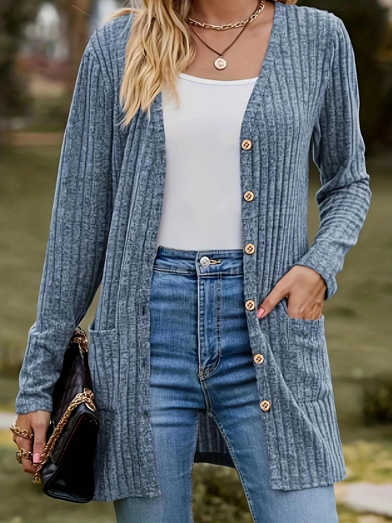 Stylish Plus Size Ribbed Knit Cardigan with Pockets