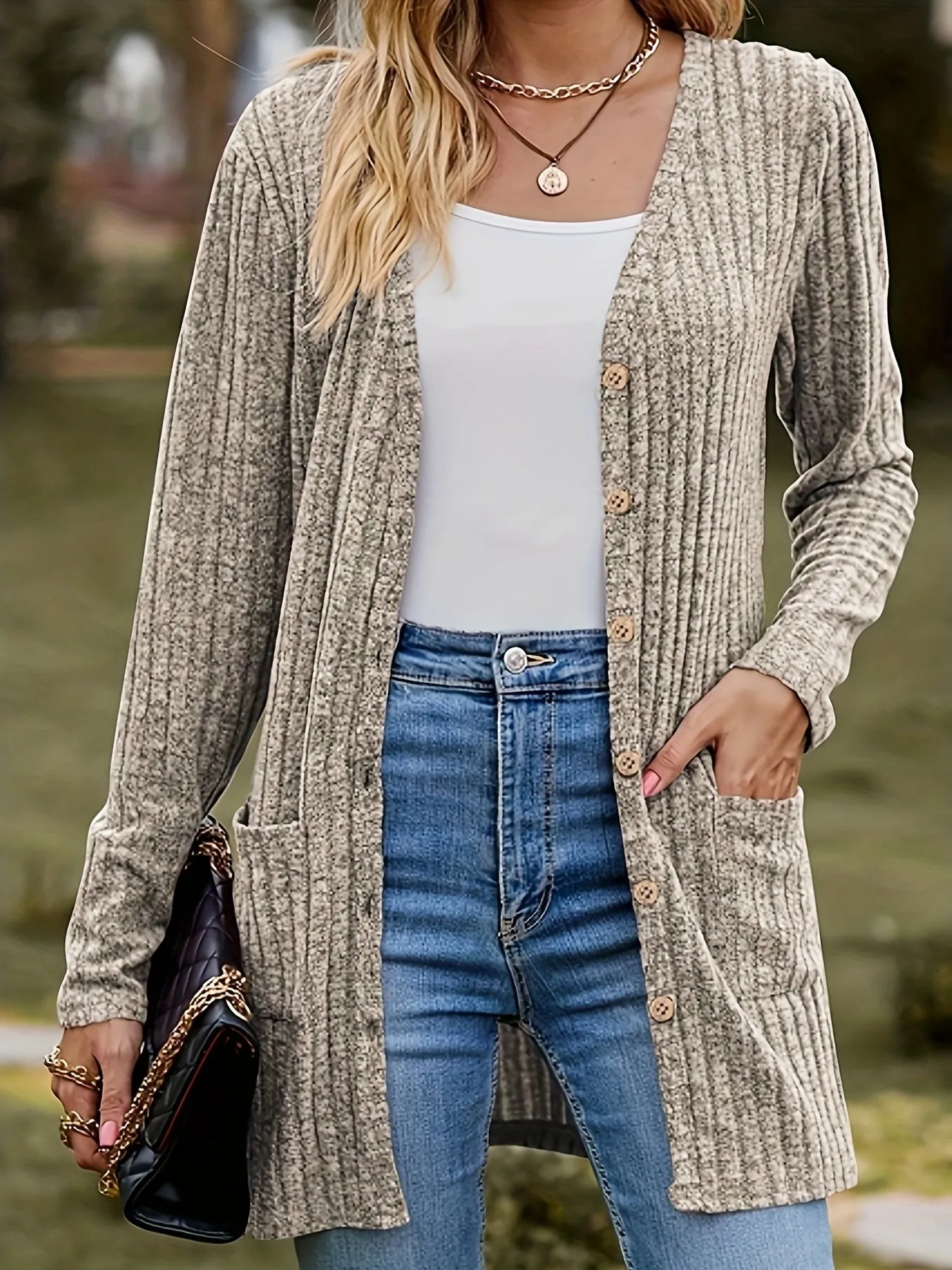 Stylish Plus Size Ribbed Knit Cardigan with Pockets