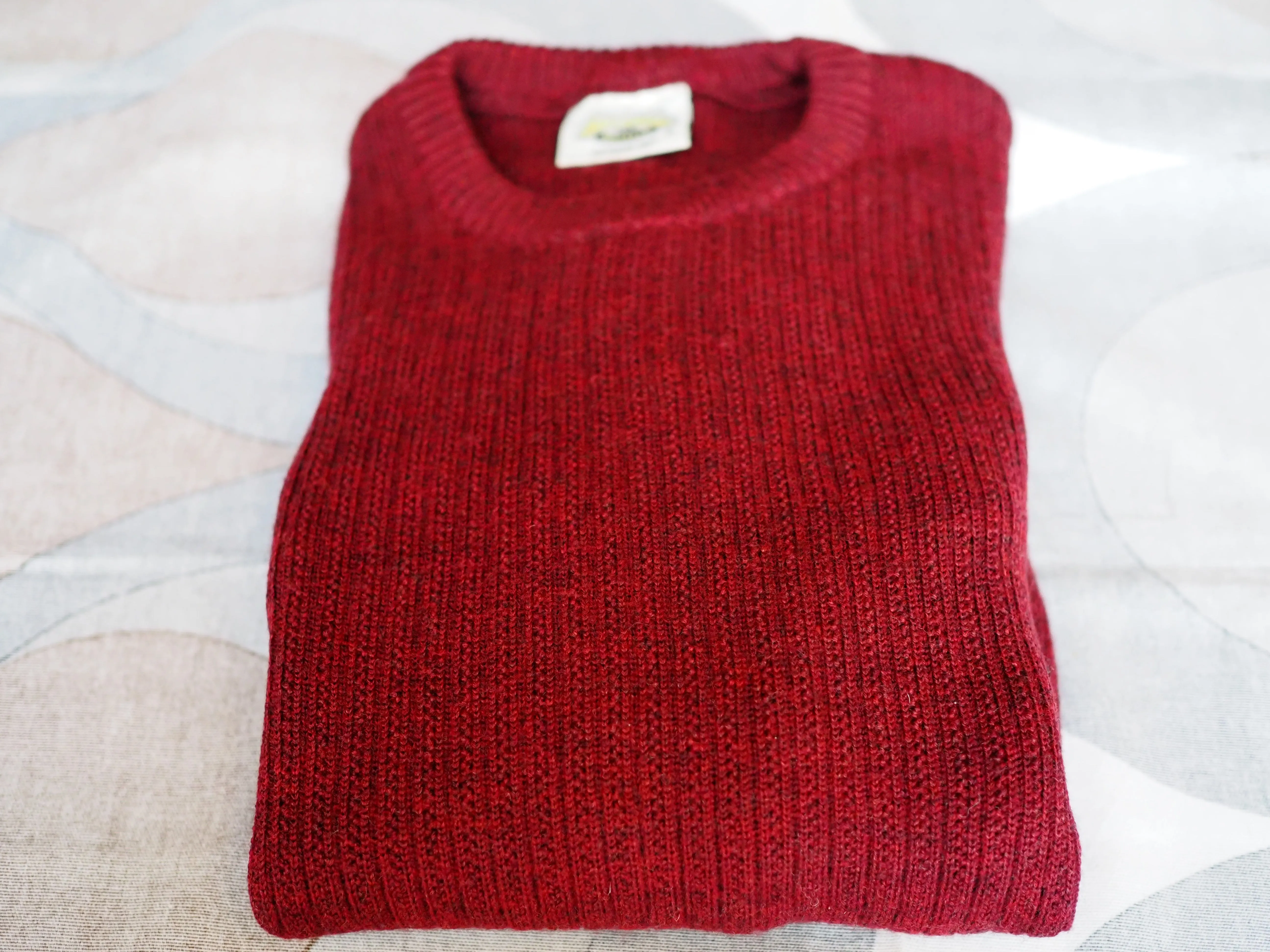 Vintage 1990s Aklanda crew-kneck merino wool jumper, made in Australia, Large.