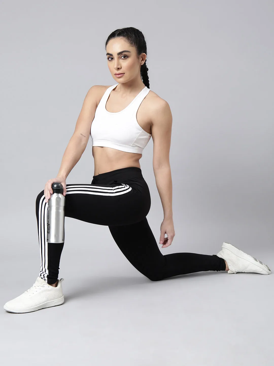 Women Solid Slim Fit Black Track Pant